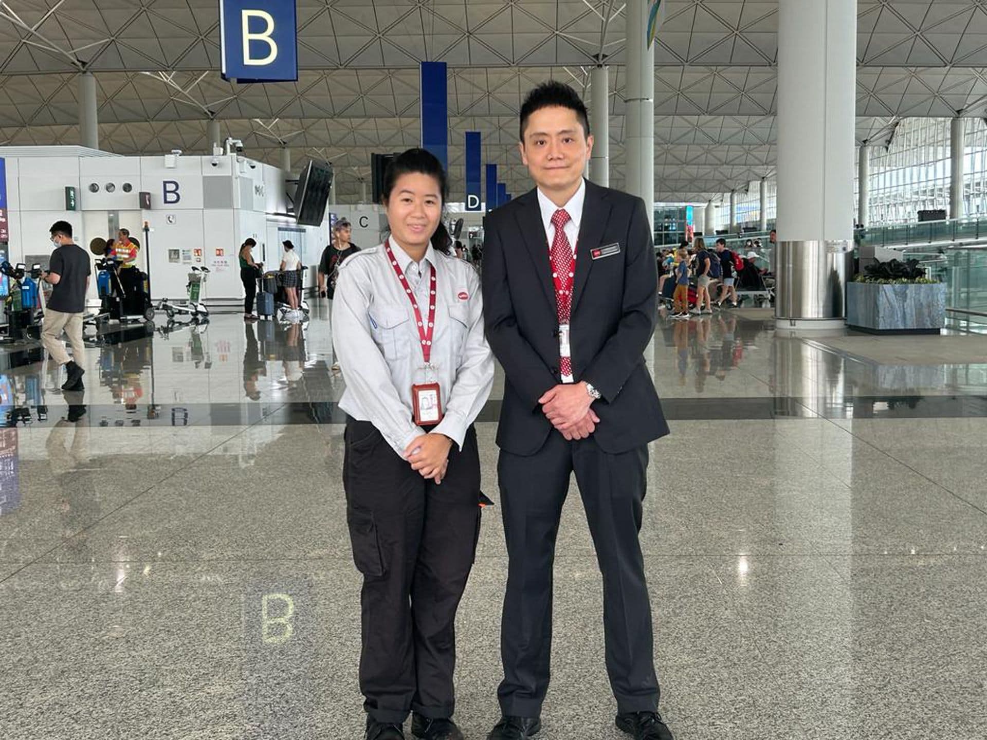 停機坪唯一女服務主任：女仔比較細心 有助防止發生意外 | SATS GATEWAY