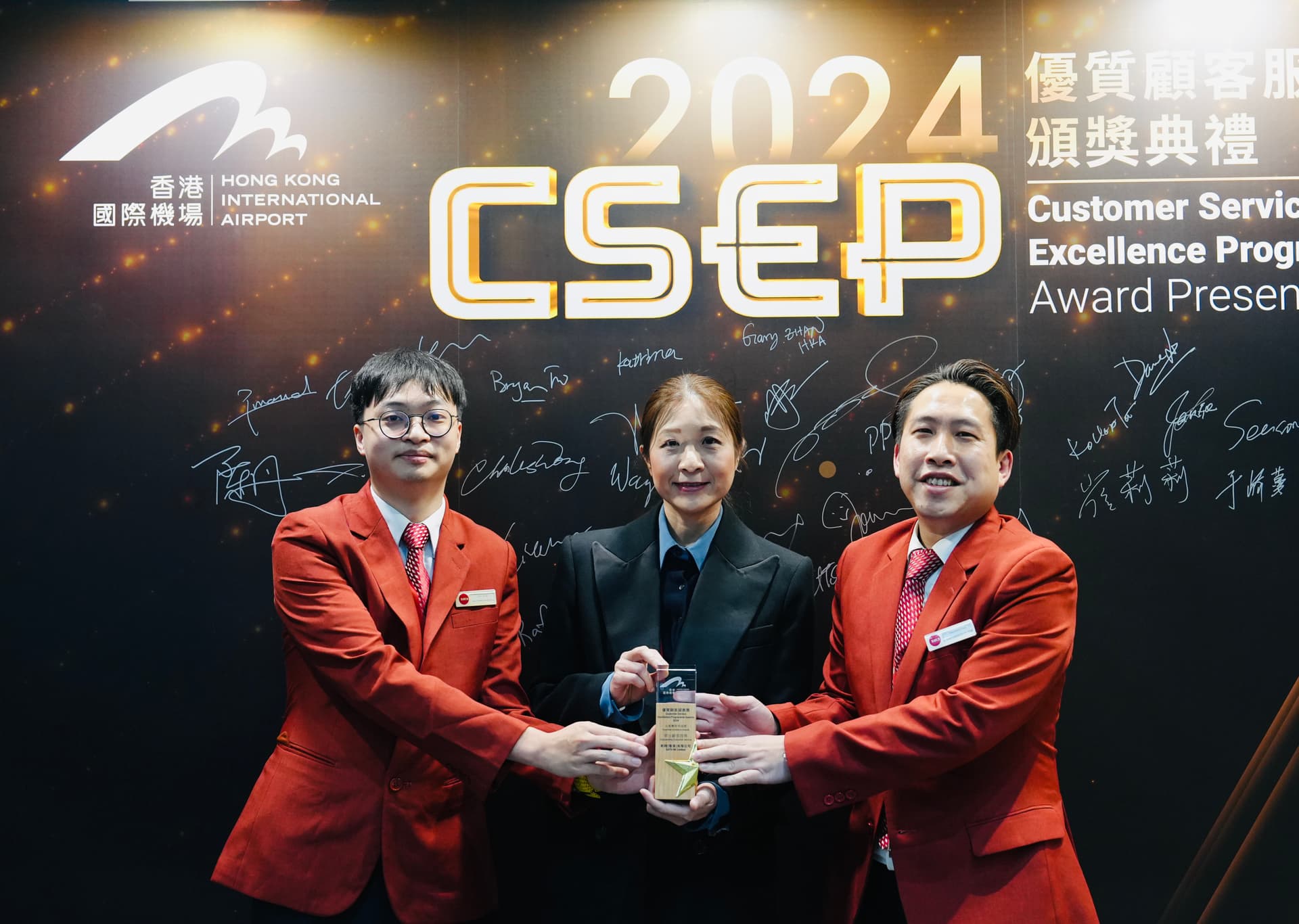 客运服务部团队协助经历亲人病故的乘客渡过难关